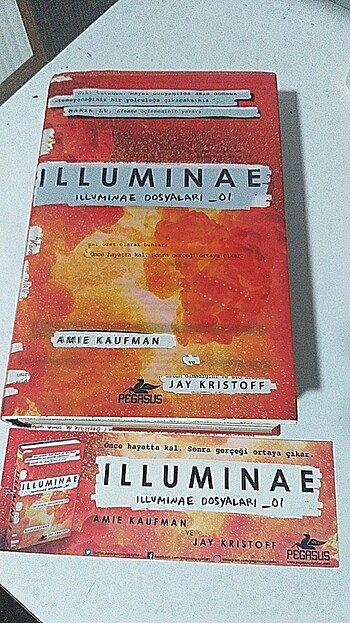 ILLUMINAE İLK KİTAPAYRAÇLI