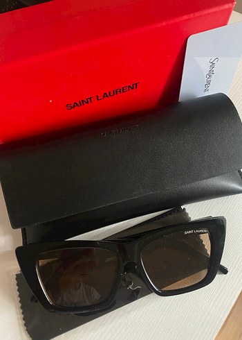  Beden Yves saint laurent