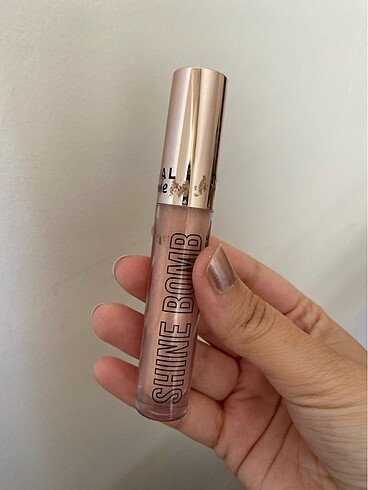 Rival lipgloss