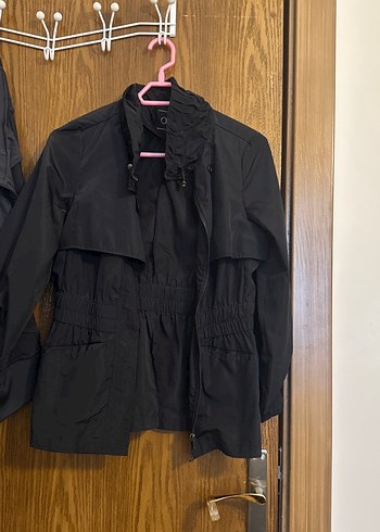 Koton Ole Siyah Yağmurluk - Görsel 3