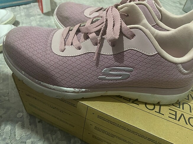 40 Beden Skechers spor ayakkabı