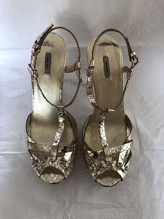 39 Beden MIU MIU Platin Platform Sandalet