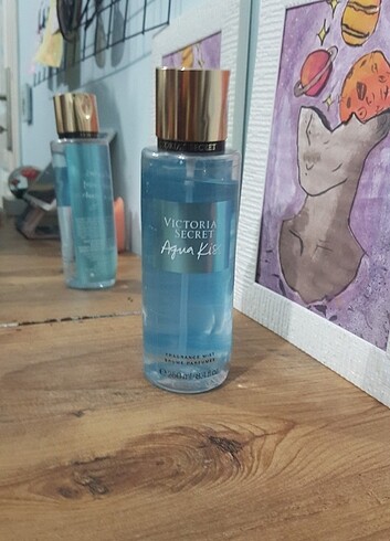 Victoria secret's Aqua Kiss 