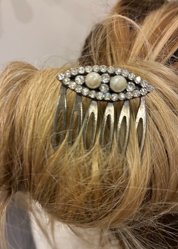 İnci ve Taşlı Metal Saç Tokası - Görsel 2