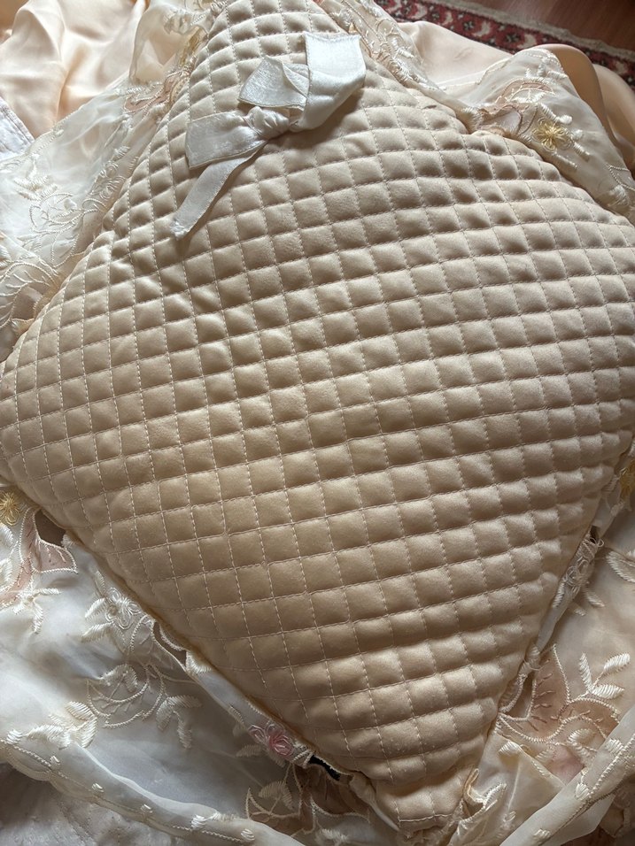 Nakışlı Pastel Renkli Beyaz Yatak Örtüsü - Görsel 5