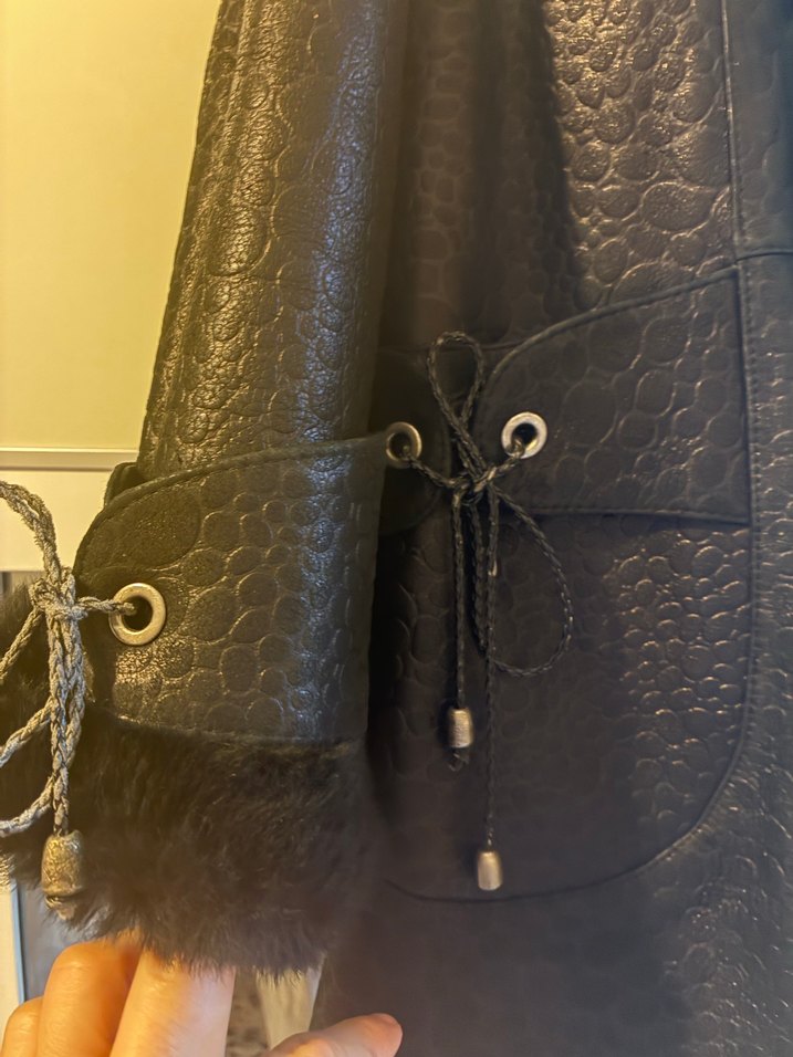 Kürk Detaylı Siyah Deri Midi Kadın Palto - Görsel 2