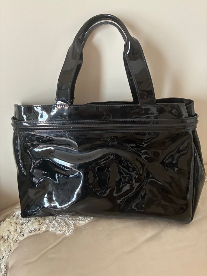 Parlak Siyah Deri Kadın Çanta - Görsel 3