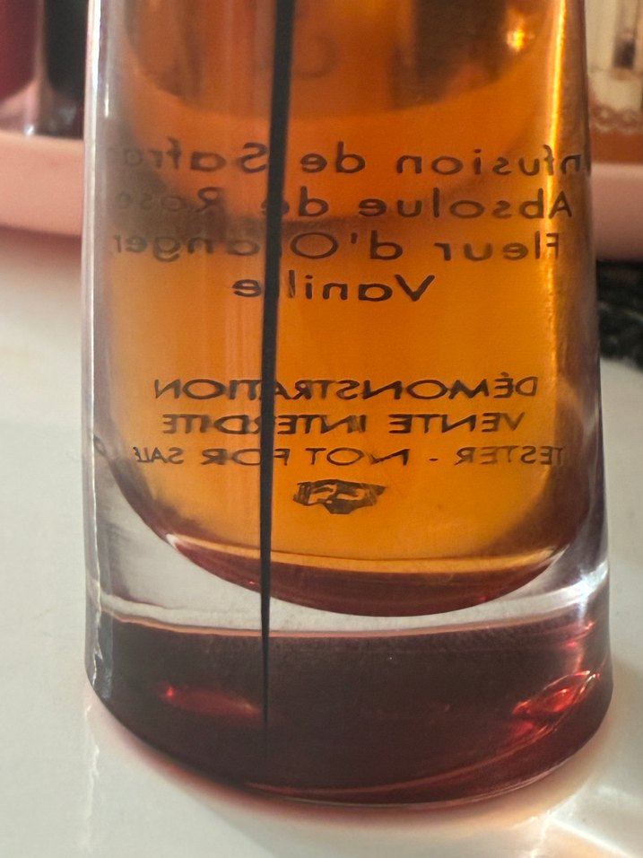 Çiçek Detaylı Kadın Parfümü - Görsel 4