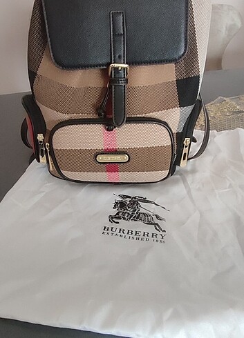 Burberry Burberry sırt çantas