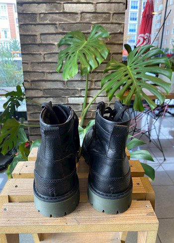 Siyah Bağcıklı Erkek Deri Bot - Görsel 2