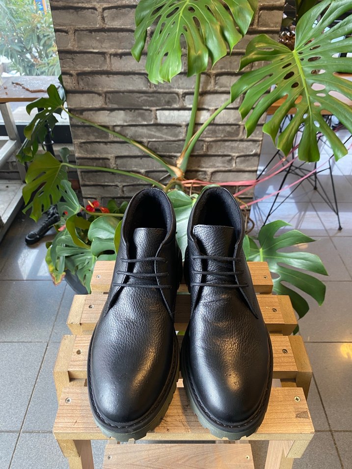 Siyah Erkek Sokak Stili Bot - Görsel 2