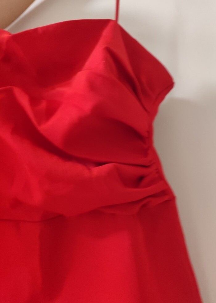 Kırmızı abiye - Görsel 2