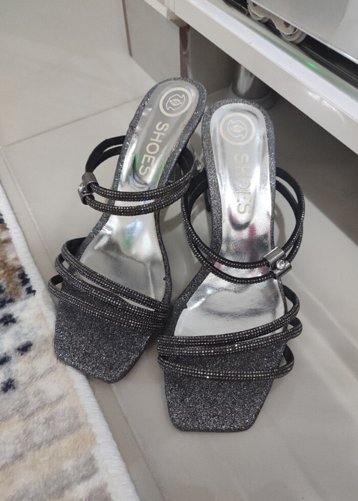 Topuklu ayakkabı - Görsel 2