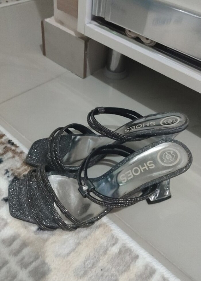 Topuklu ayakkabı - Görsel 3