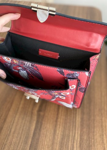 Çiçek Desenli Zincir Detaylı Kadın Deri Çanta - Görsel 2