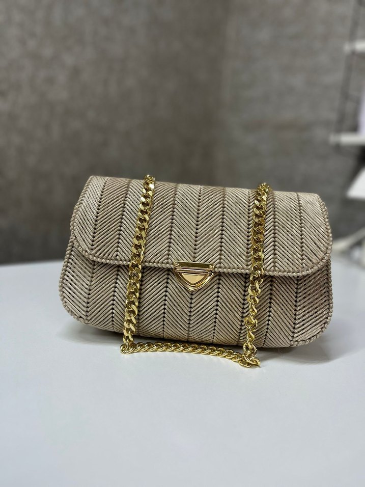 Bej Zincir Detaylı Yılan Desenli Kadın Çanta - Görsel 2