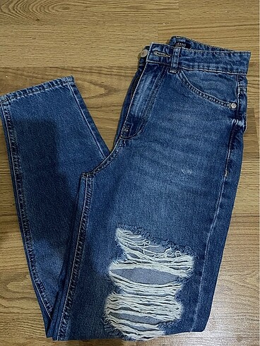 Yırtık jean