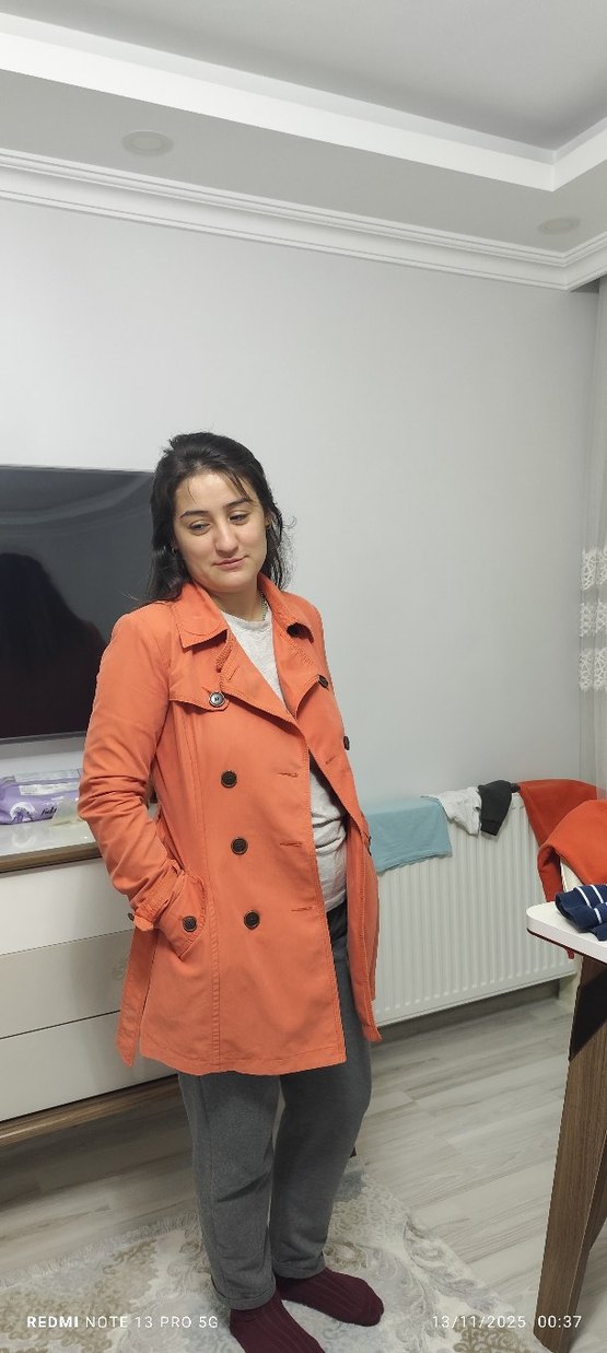 Düğmeli Kırmızı Midi Trençkot - Görsel 2