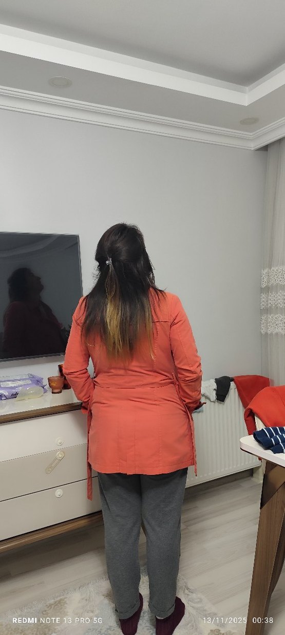 Düğmeli Kırmızı Midi Trençkot - Görsel 5