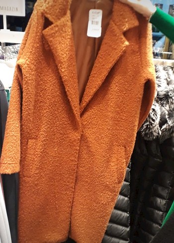 Siyah Düğmeli  Kadın Kaban - Görsel 4