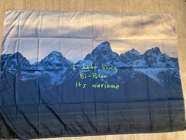 Beden Kanye west ye duvar halısı y2k