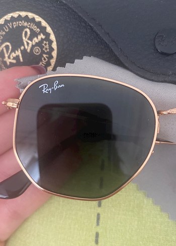 Altıgen Koyu Camlı Altın Renk Ray-Ban Gözlük - Görsel 2