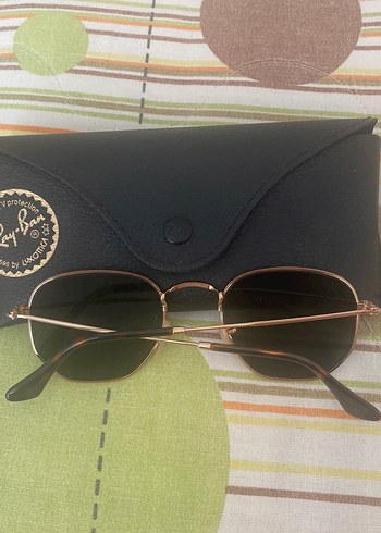 Altıgen Koyu Camlı Altın Renk Ray-Ban Gözlük - Görsel 3