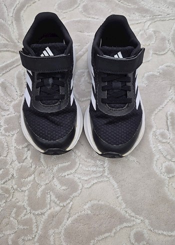 28 Beden Adidas Erkek Çocuk Spor Ayakkabı 28,5 numara