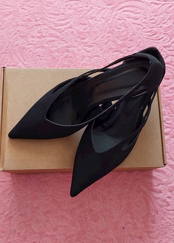 39 Beden Siyah Stiletto Kesik Detaylı Kadın Topuklu Ayakkabı