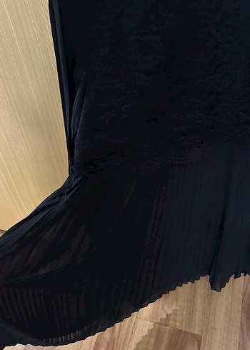 Siyah Pilili Uzun Kadın Etek - Görsel 3