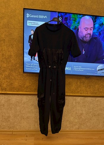 Kısa Kollu Siyah Tulum - Görsel 3