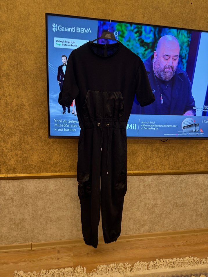 Kısa Kollu Siyah Tulum - Görsel 4