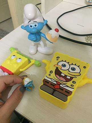 Diğer Oyuncaklar sünger bob ve sirinler ekibi