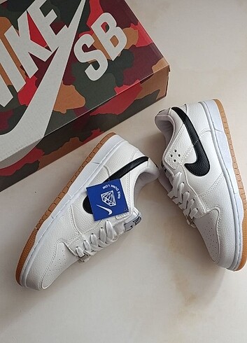 Nike DUNK LOW Beyaz Siyah ---- 42 no