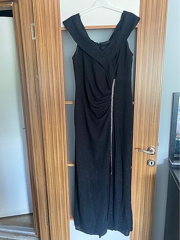Abiye 1 defa giyildi 50