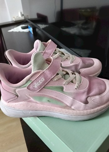 35 Beden pembe Renk Kız Çocuk Pembe Cırtlı Spor Ayakkabı