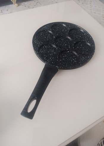 Siyah Gülen Yüzlü Emojili 7 Bölmeli Pankek Tava - Görsel 5