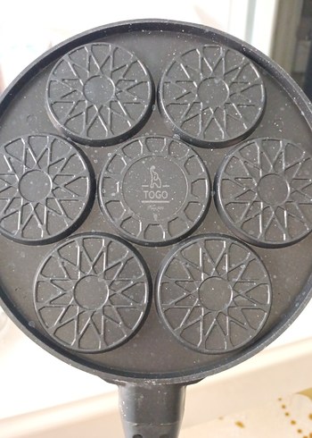 Siyah Gülen Yüzlü Emojili 7 Bölmeli Pankek Tava - Görsel 3