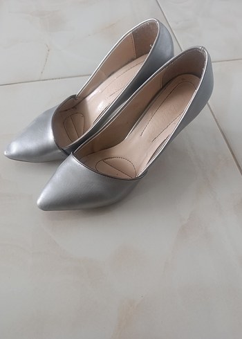 Gri Minimalist Stiletto Topuklu Kadın Ayakkabı - Görsel 2