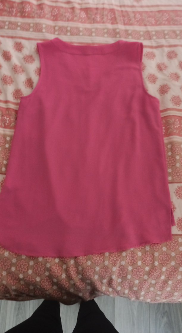 Pembe V Yakalı Salaş Kolsuz Bluz - Görsel 2