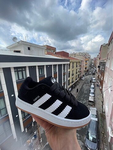 Adidas campus