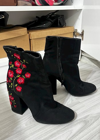 Nakışlı  Siyah Süet Kadın Bot - Görsel 3