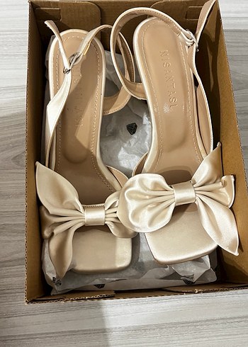 Bej Fiyonklu Kadın Topuklu Ayakkabı - Görsel 2