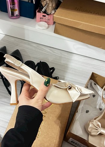 Bej Fiyonklu Kadın Topuklu Ayakkabı - Görsel 6