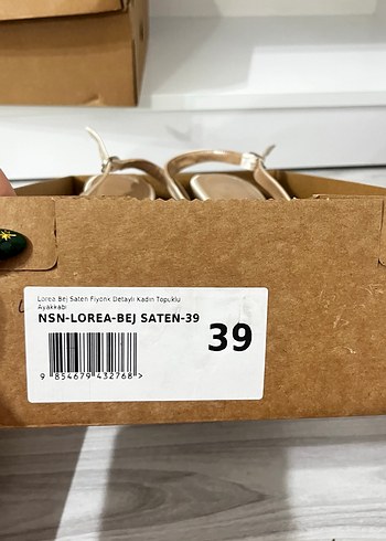 Bej Fiyonklu Kadın Topuklu Ayakkabı - Görsel 3