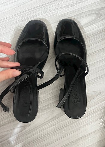 Siyah Rugan Stiletto Tokalı Kadın Ayakkabı - Görsel 4