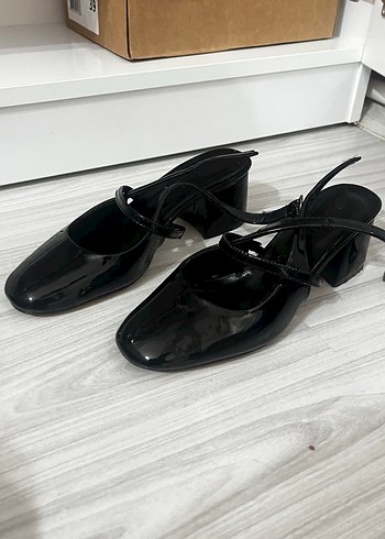 Siyah Rugan Stiletto Tokalı Kadın Ayakkabı - Görsel 3