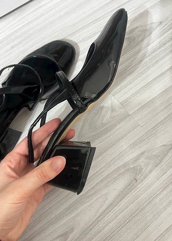 Siyah Rugan Stiletto Tokalı Kadın Ayakkabı - Görsel 5