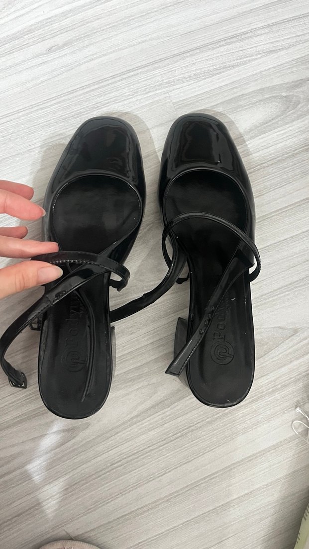 Siyah Rugan Stiletto Tokalı Kadın Ayakkabı - Görsel 4