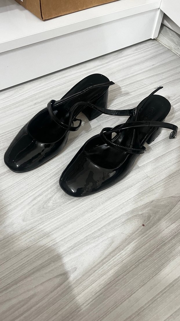 Siyah Rugan Stiletto Tokalı Kadın Ayakkabı - Görsel 2